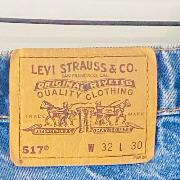 Vintage Levi’s 517 Cutoff Shorts — Western Edge, Urban Cool (W32 x L30) - Picture 12 of 13
